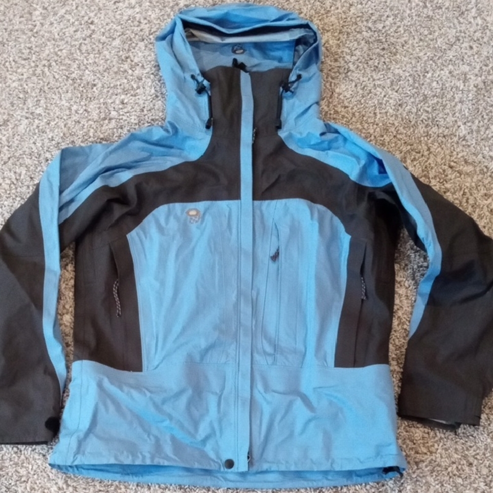 Mountain Hardwear Blue and Black Outdoor Jacket